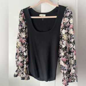 Boutique top with balloon sleeve and ruffle